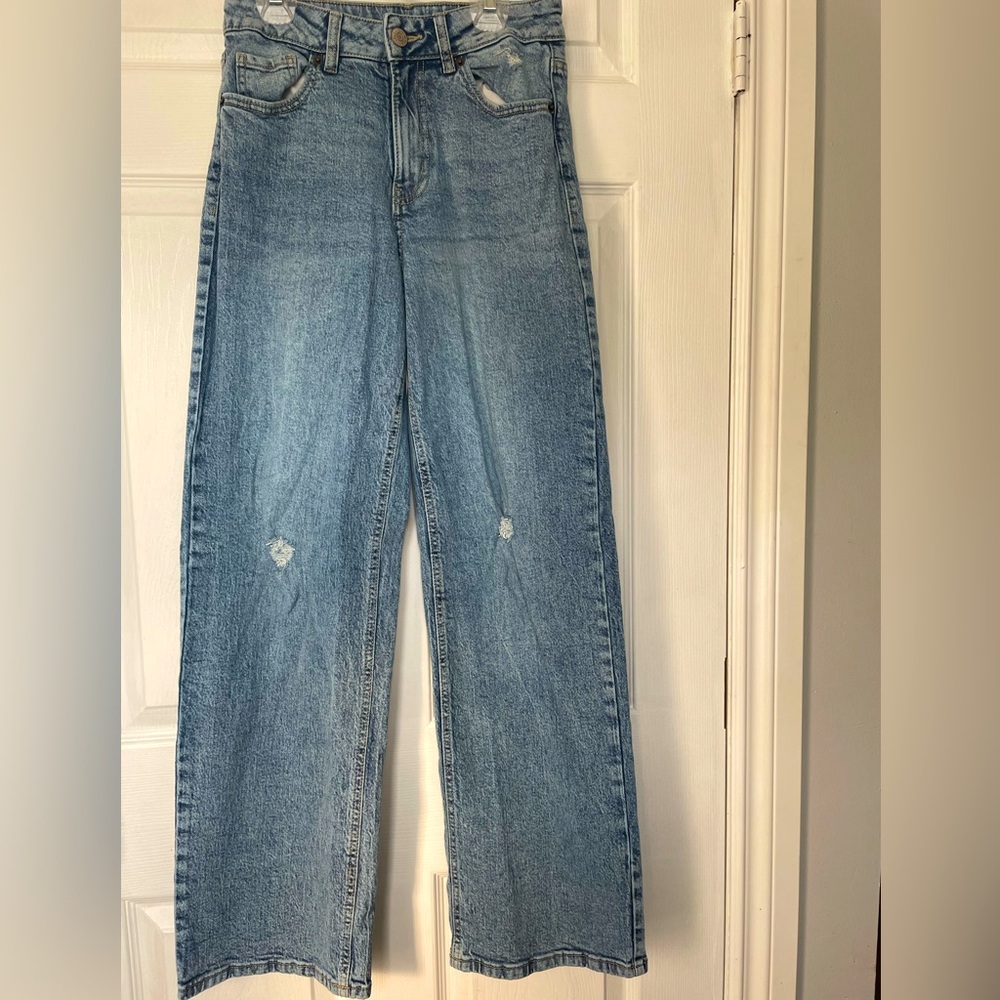 New pair of Jeans! Never been worn! Just are not my style anymore!